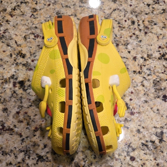 CROCS X SpongeBob Square Pants.  Size 8 Men main image 12